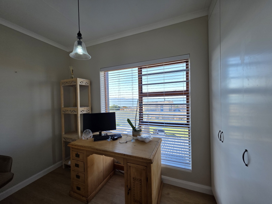 4 Bedroom Property for Sale in Wavecrest Eastern Cape